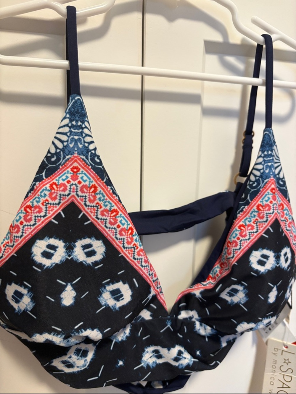 NWT [L*Space] Printed Lined Back Cut-Out Swimsuit Bikini Top Womens Sz Medium - Picture 5 of 7